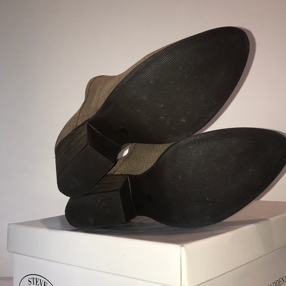 Steve Madden booties - Picture 3 of 4